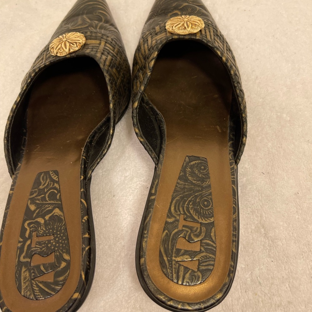 Art Effects Brown & Gold Heels 8 M. Tote 1